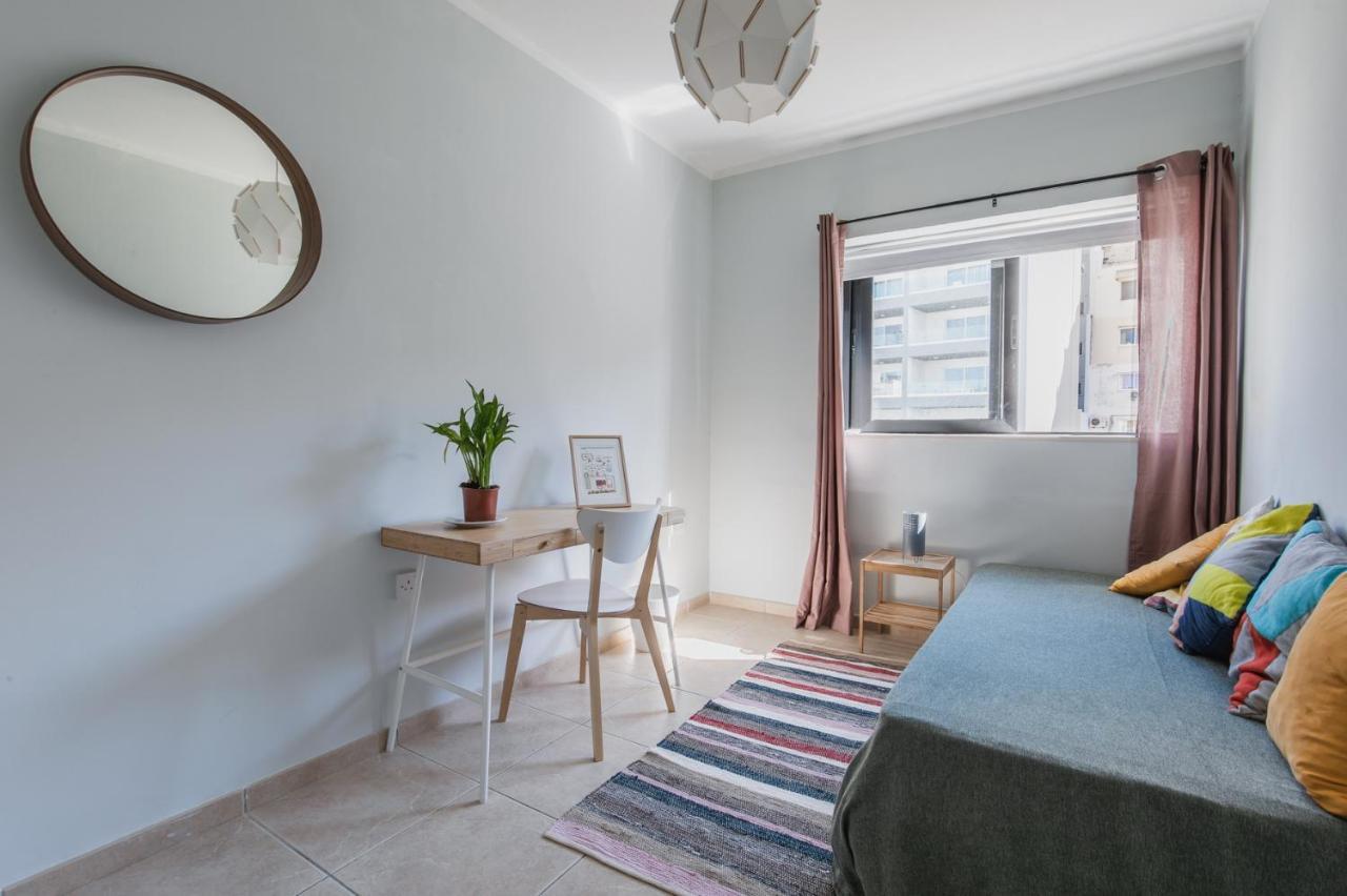 Stylish 3 Bedroom Apartment - St. Julians - 5 Mins From Balluta Bay San Giuliano Esterno foto