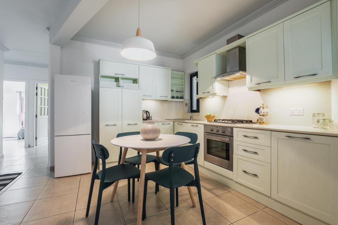 Stylish 3 Bedroom Apartment - St. Julians - 5 Mins From Balluta Bay San Giuliano Esterno foto